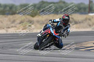 media/Oct-13-2025-Moto Forza (Mon) [[a66d839500]]/3-B Group/Session 3 (Turn 16)/